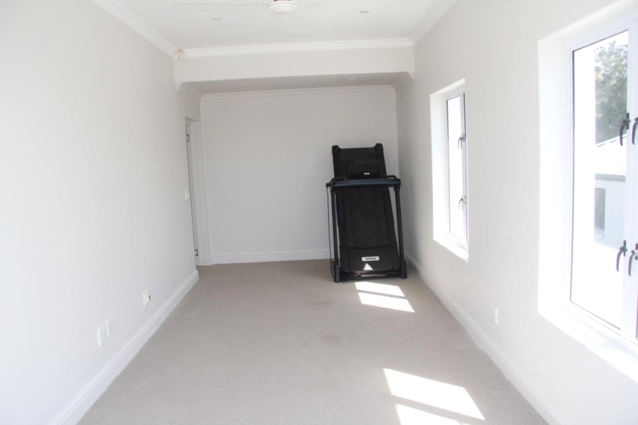 5 Bedroom Property for Sale in Whale Rock Western Cape